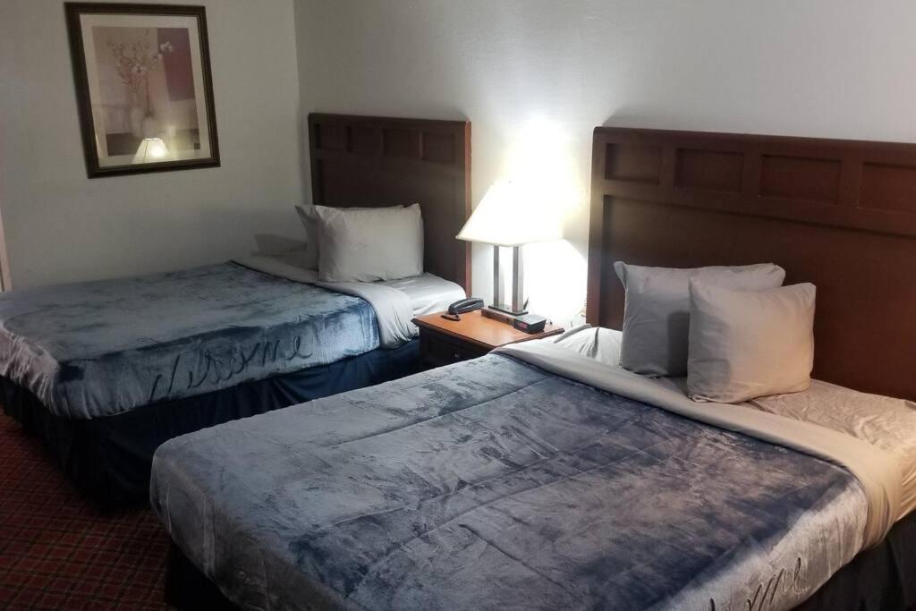 Hotel 2 Queen Beds Hotel Room 222 Wi-Fi Hot Tub Booking 斯蒂尔沃特 外观 照片