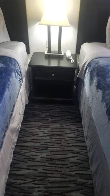 Hotel 2 Queen Beds Hotel Room 222 Wi-Fi Hot Tub Booking 斯蒂尔沃特 外观 照片